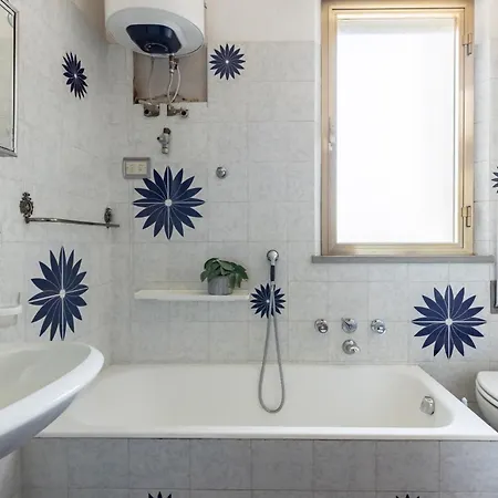 Appartement Guesthost - Comfy 10 Min From The *